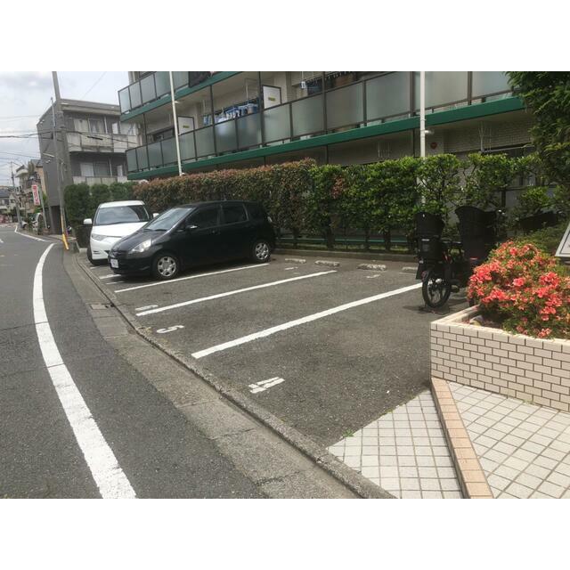 メゾン富士見台 駐車場